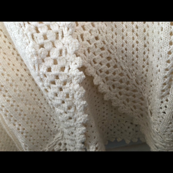 NWOT Ivory Crochet Cardigan M - Picture 6 of 9